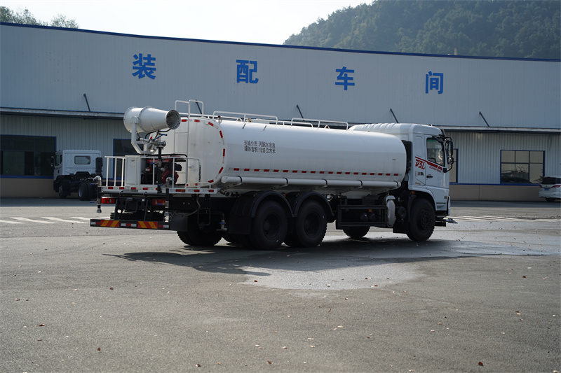 东风新汽D3L洒水车 22方（燃油车）